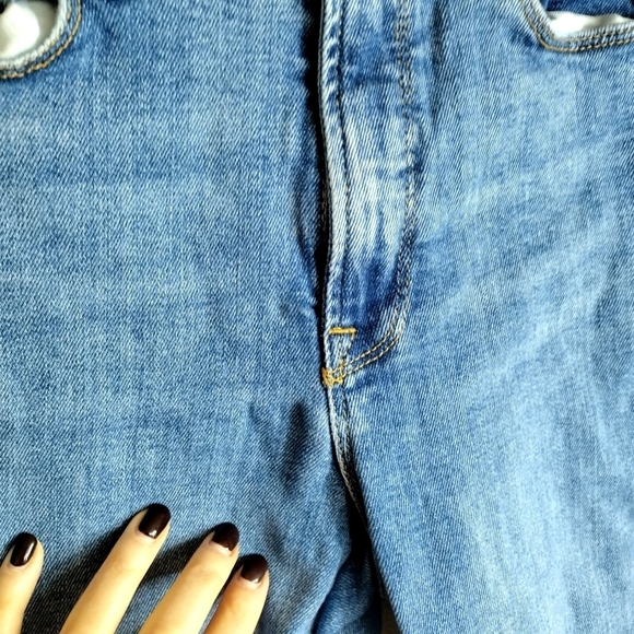 Good American Good Waist Step Hem Jeans in indigo 201 sz 28/6 - Picture 5 of 9